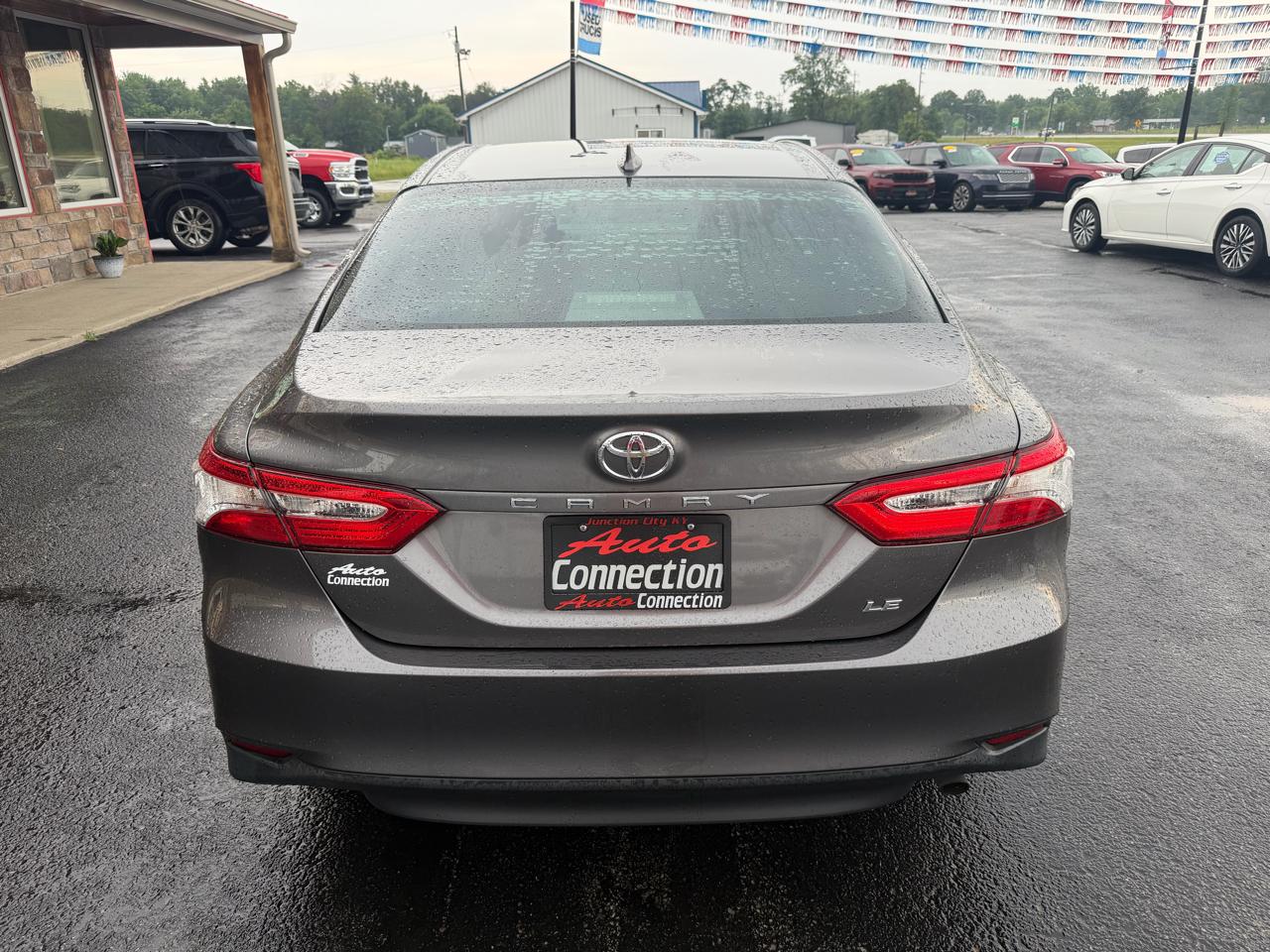 Toyota Camry LE Auto (Natl) 2020