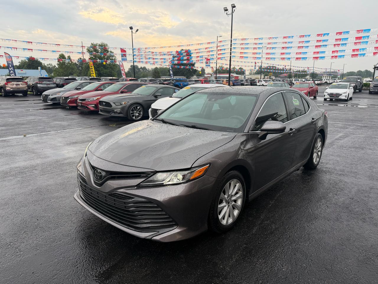 Toyota Camry LE Auto (Natl) 2020