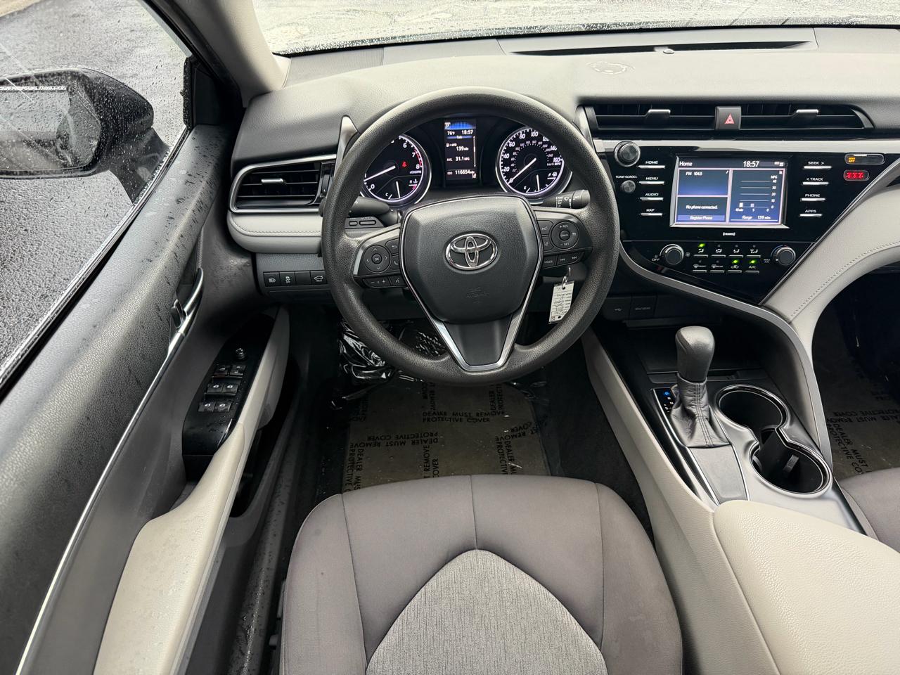 Toyota Camry LE Auto (Natl) 2020