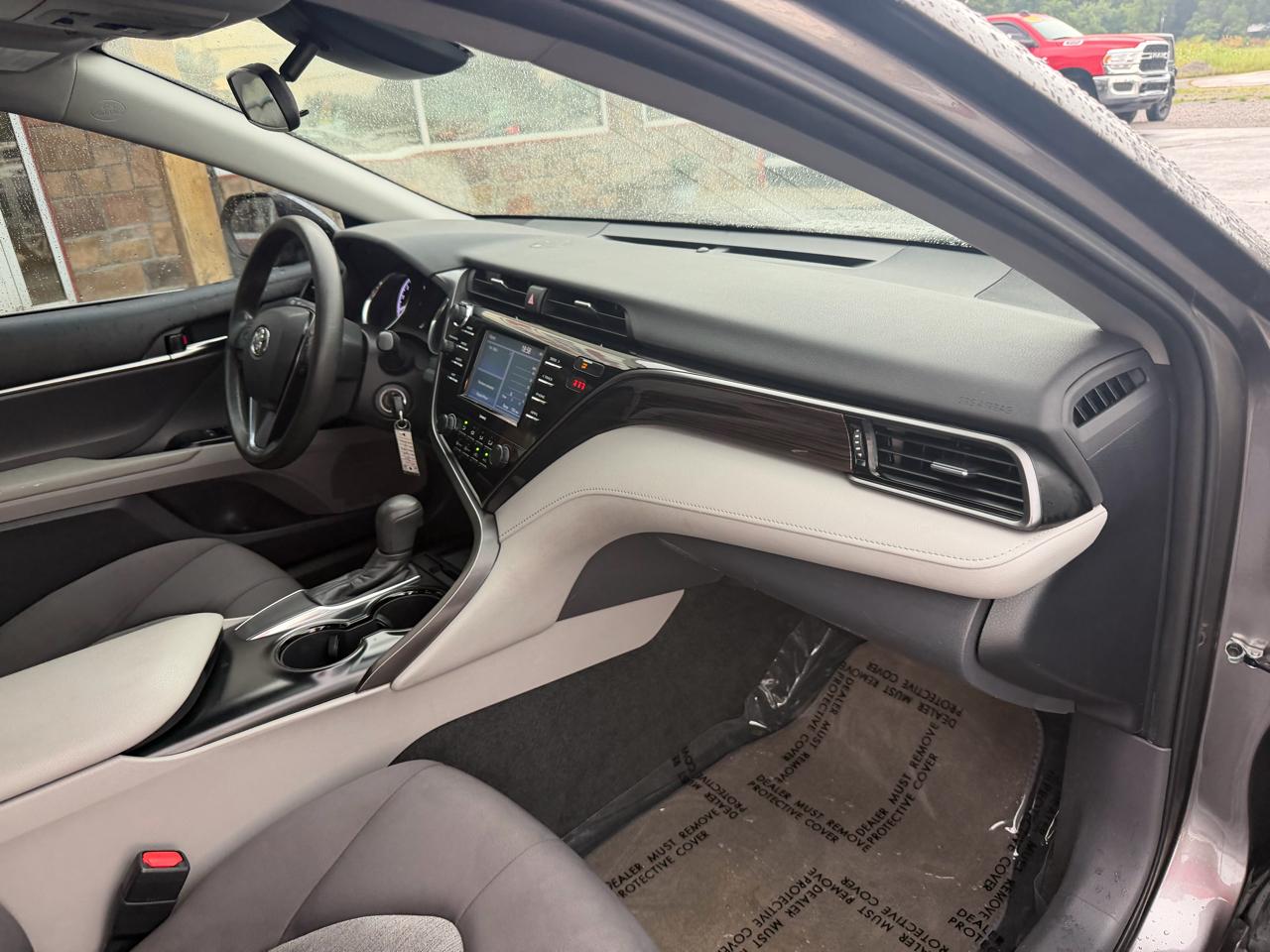 Toyota Camry LE Auto (Natl) 2020