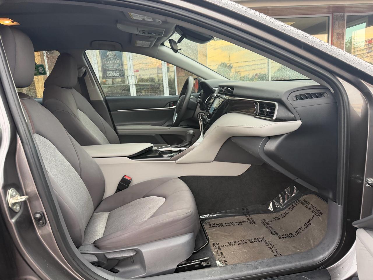 Toyota Camry LE Auto (Natl) 2020