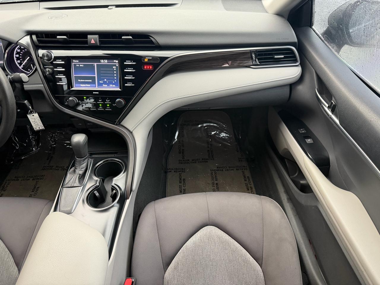 Toyota Camry LE Auto (Natl) 2020