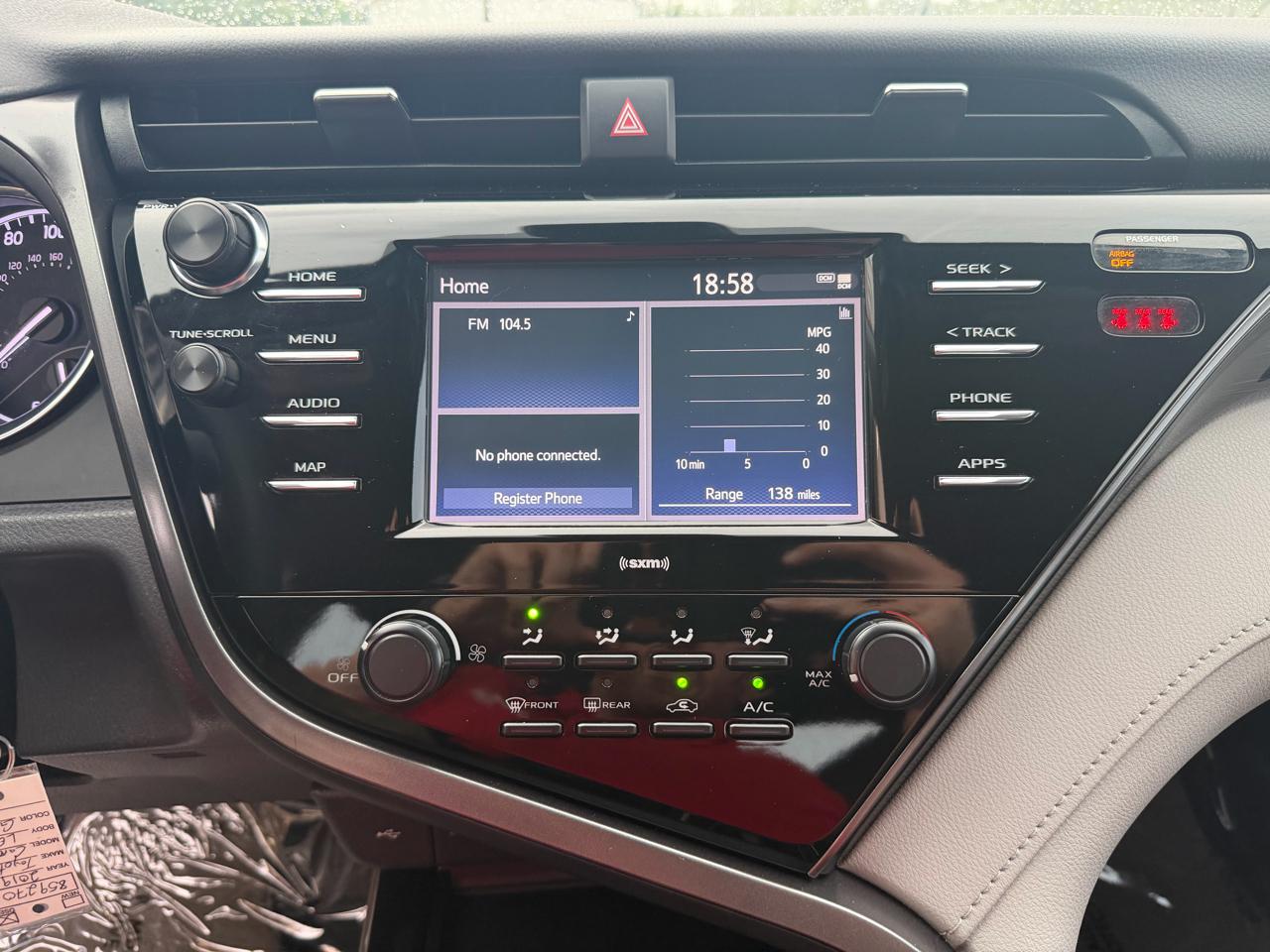 Toyota Camry LE Auto (Natl) 2020