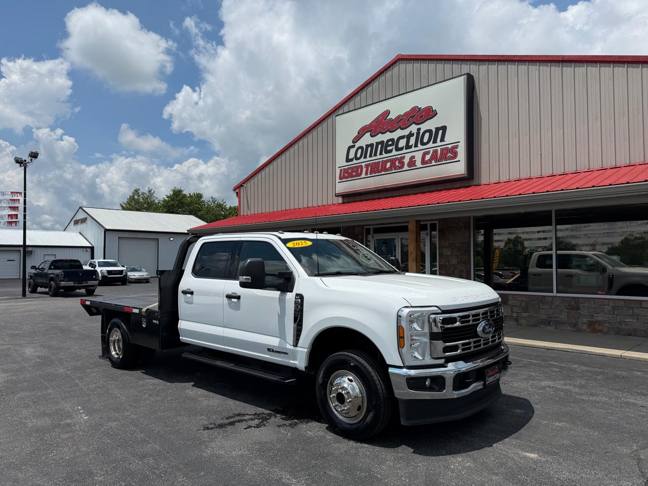 2025 Ford Super Duty F-350 DRW 4WD Crew Cab 172" XLT