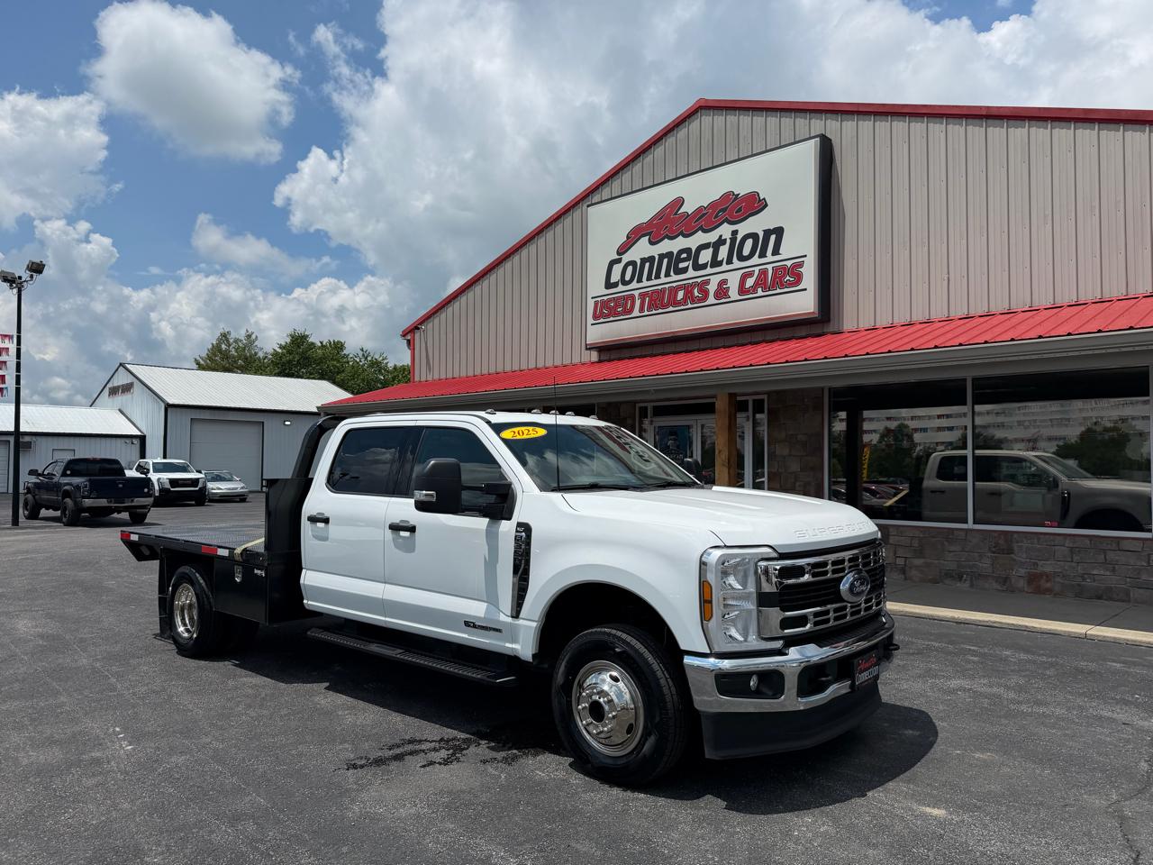 Ford Super Duty F-350 DRW 4WD Crew Cab 172" XLT 2025