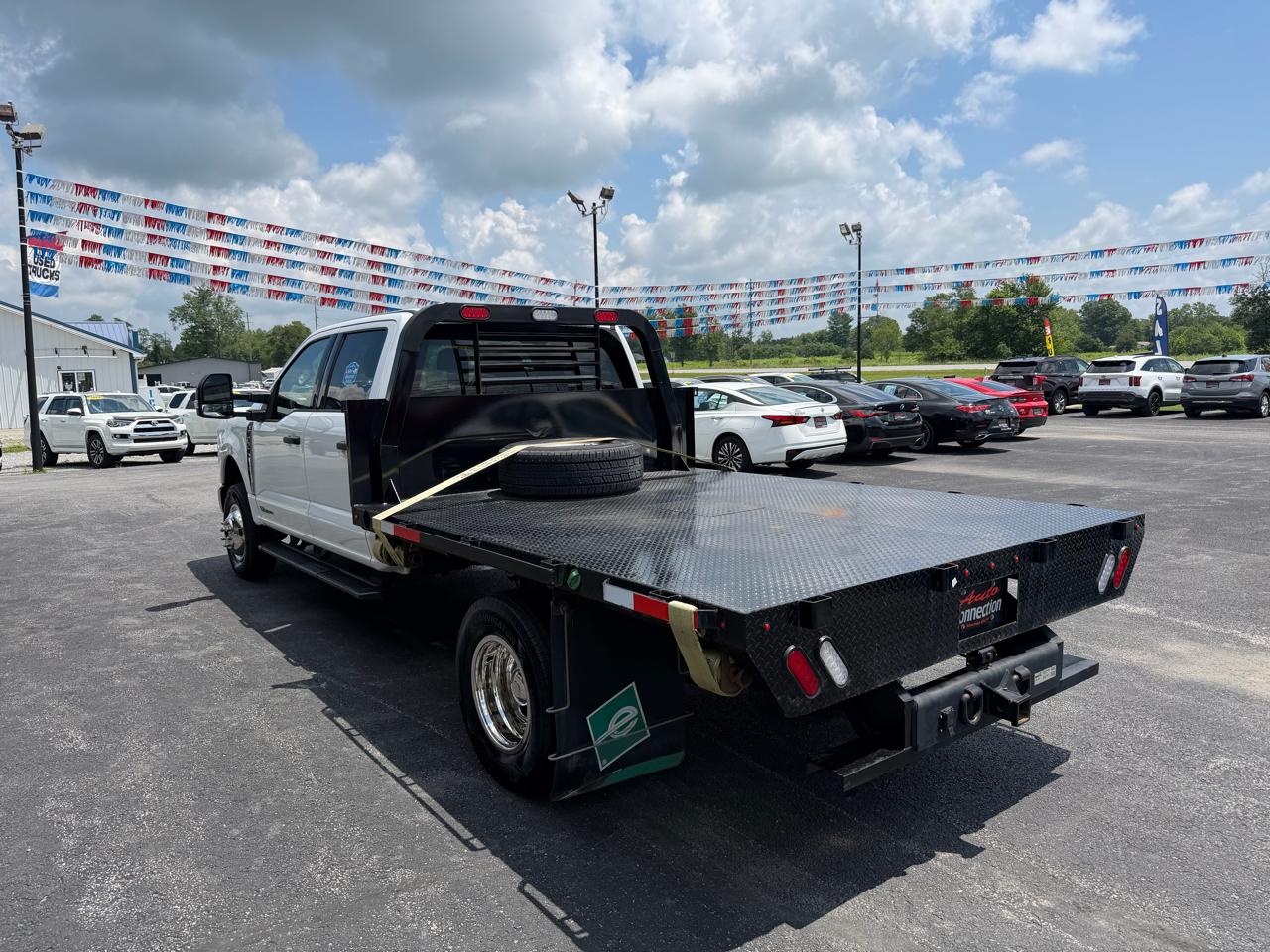 Ford Super Duty F-350 DRW 4WD Crew Cab 172" XLT 2025