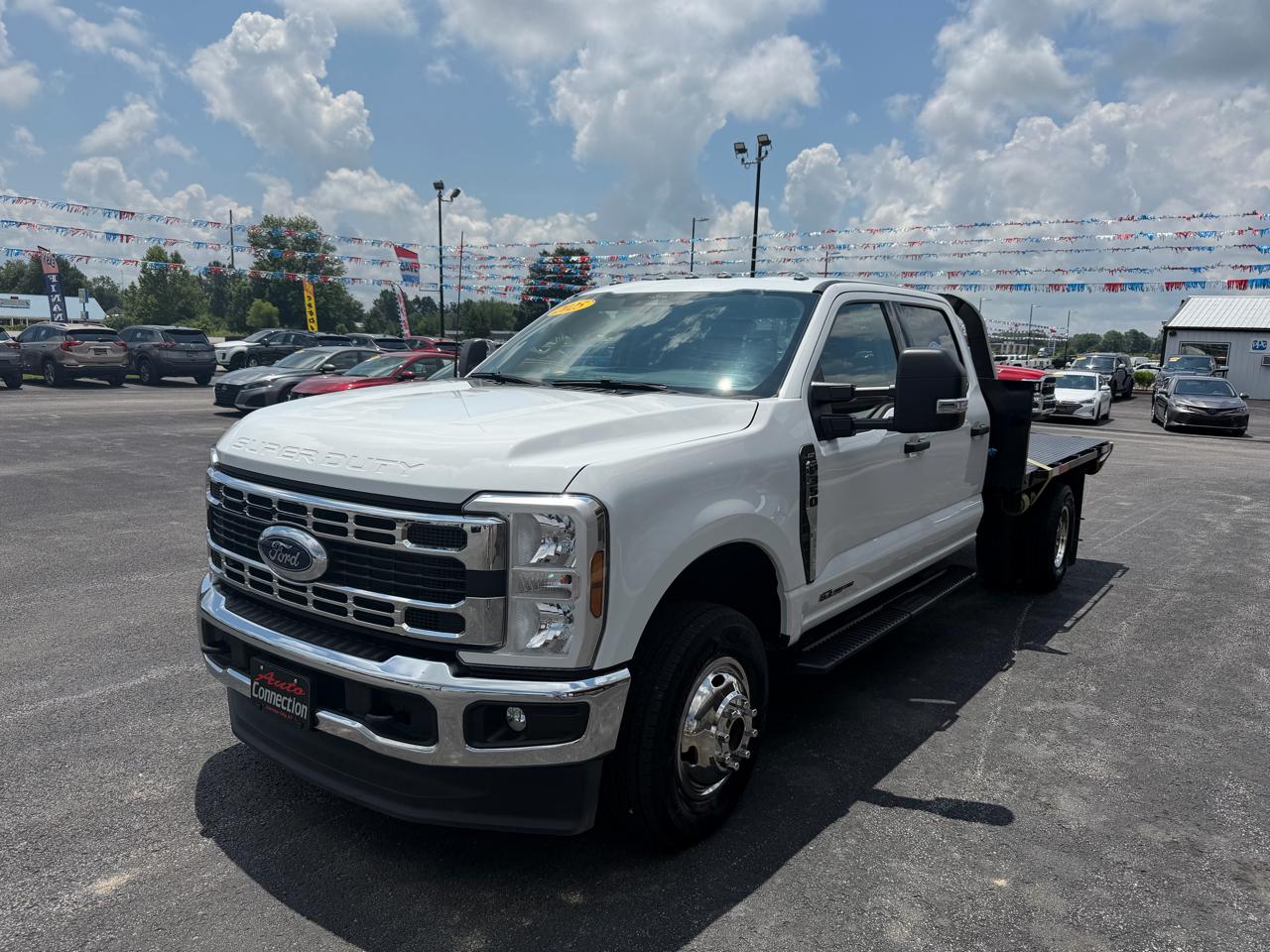 Ford Super Duty F-350 DRW 4WD Crew Cab 172" XLT 2025