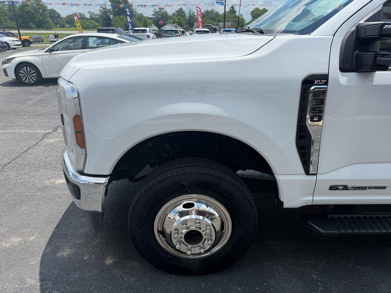Ford Super Duty F-350 DRW 4WD Crew Cab 172" XLT 2025
