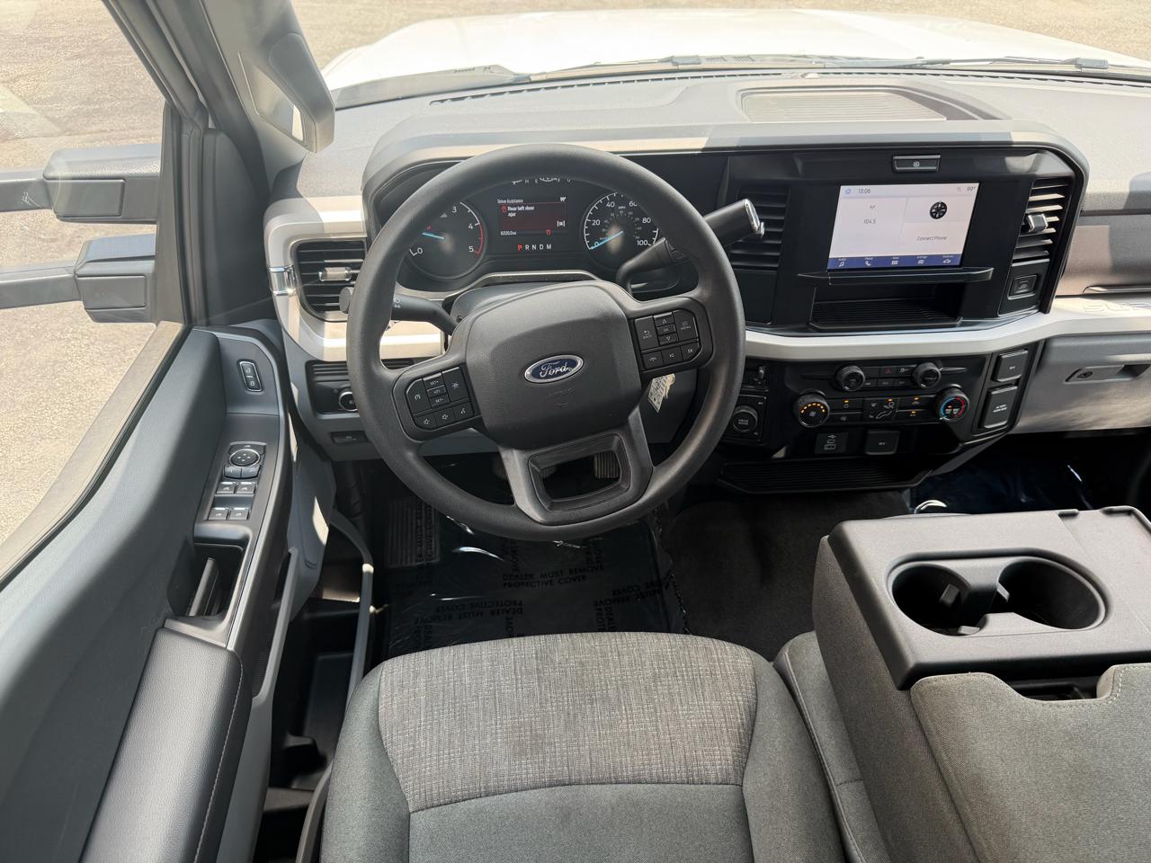 Ford Super Duty F-350 DRW 4WD Crew Cab 172" XLT 2025