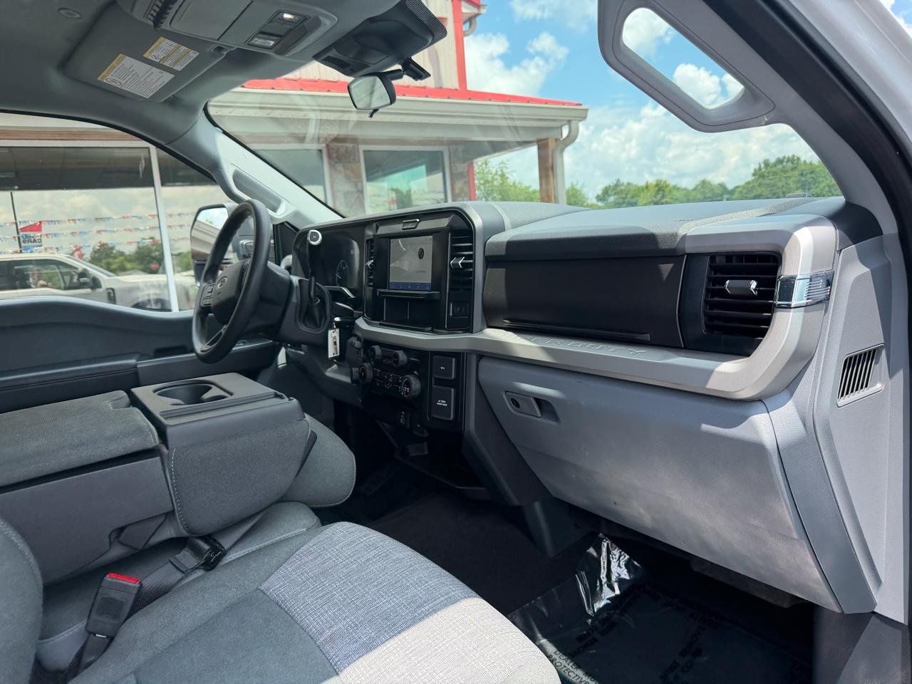 Ford Super Duty F-350 DRW 4WD Crew Cab 172" XLT 2025