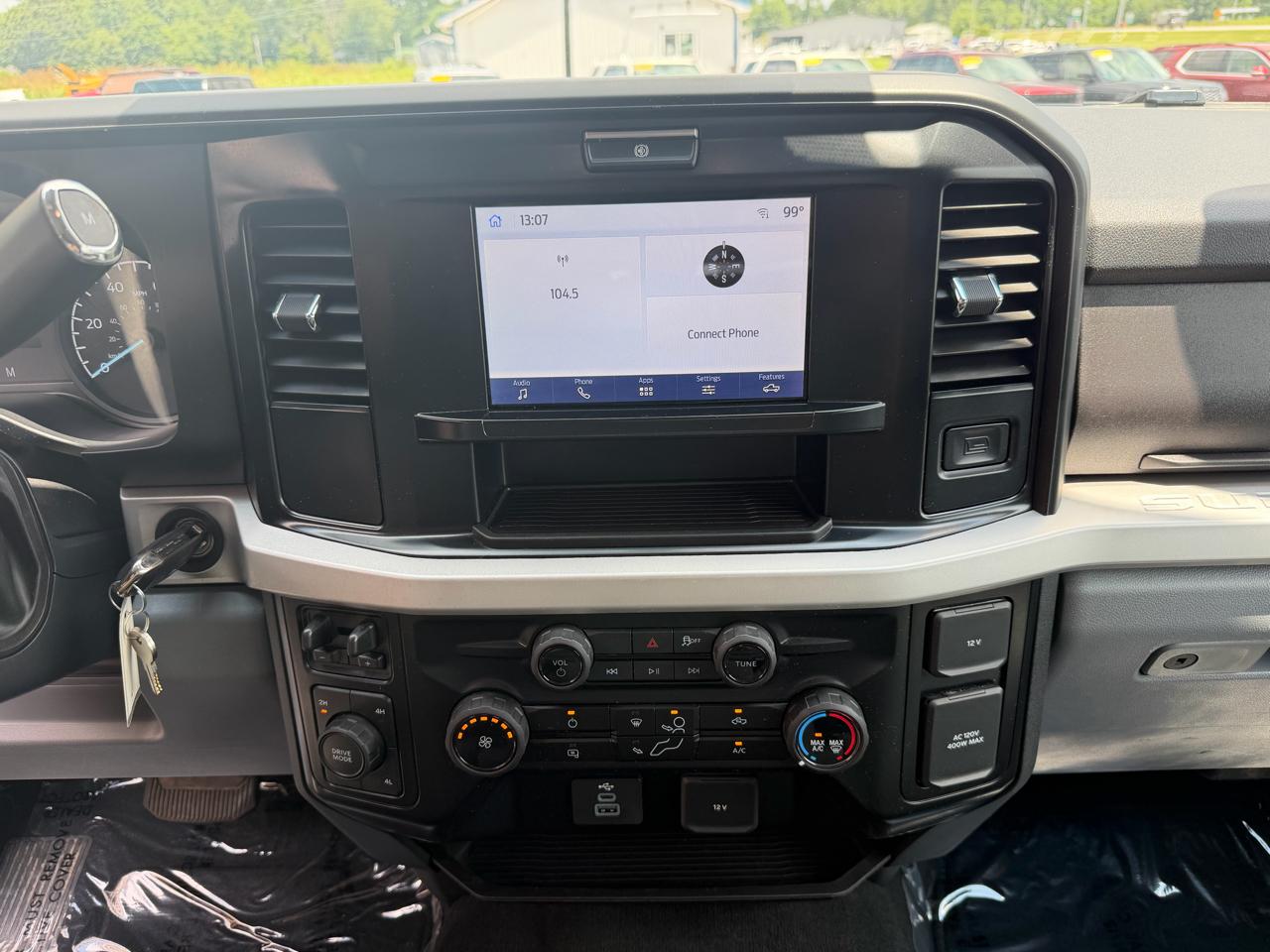Ford Super Duty F-350 DRW 4WD Crew Cab 172" XLT 2025