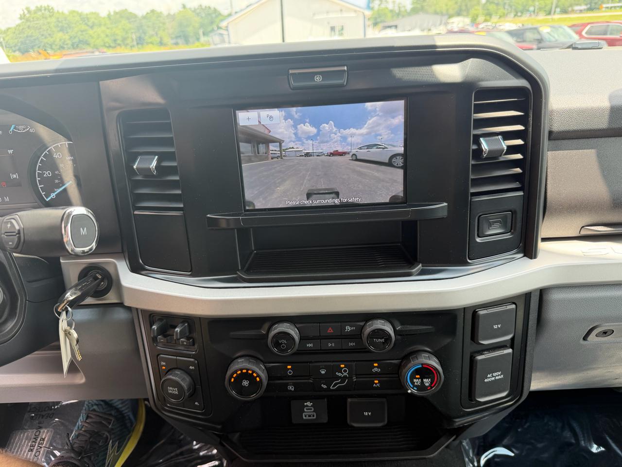 Ford Super Duty F-350 DRW 4WD Crew Cab 172" XLT 2025