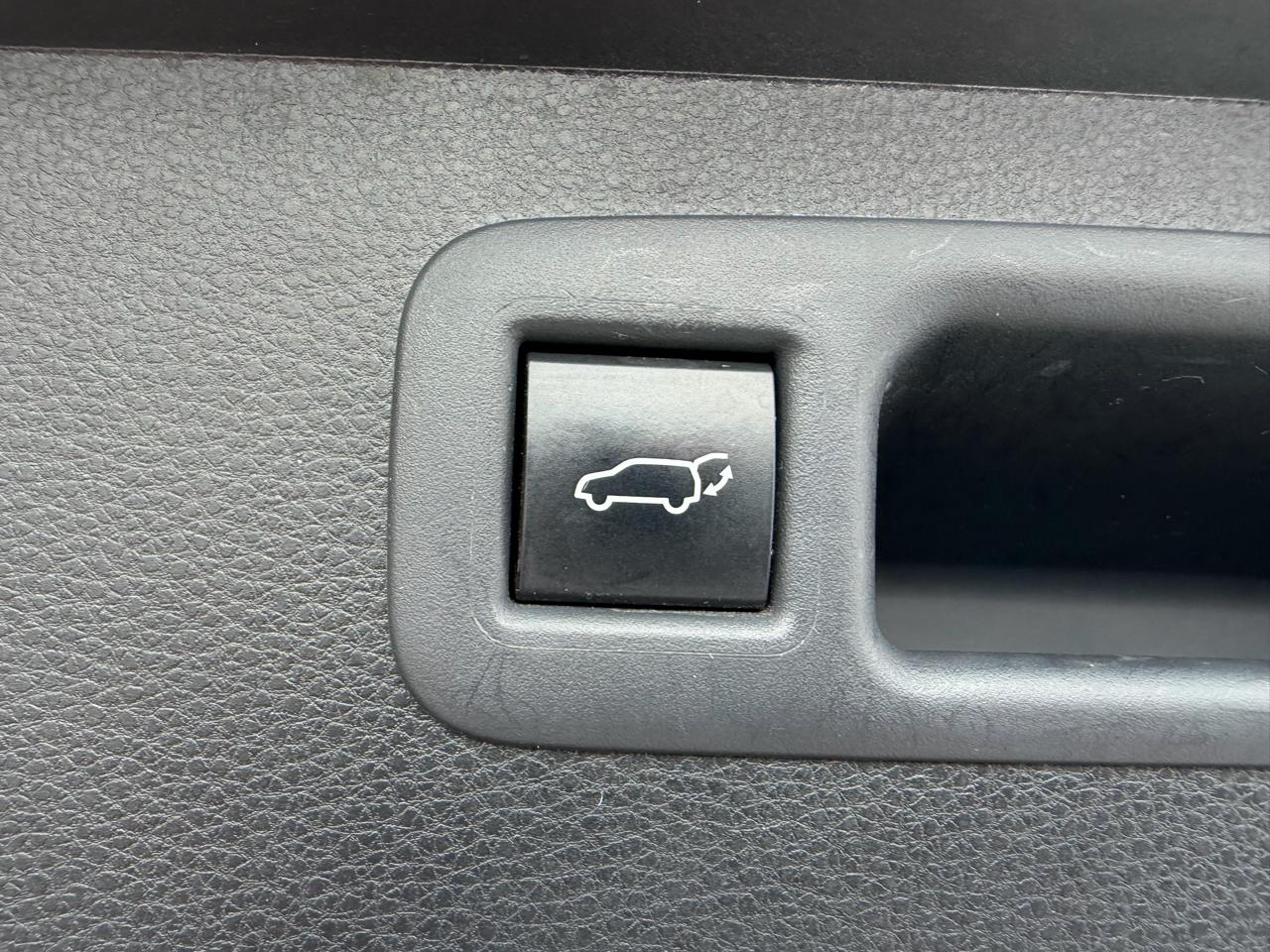 Toyota Highlander Platinum AWD (Natl) 2023