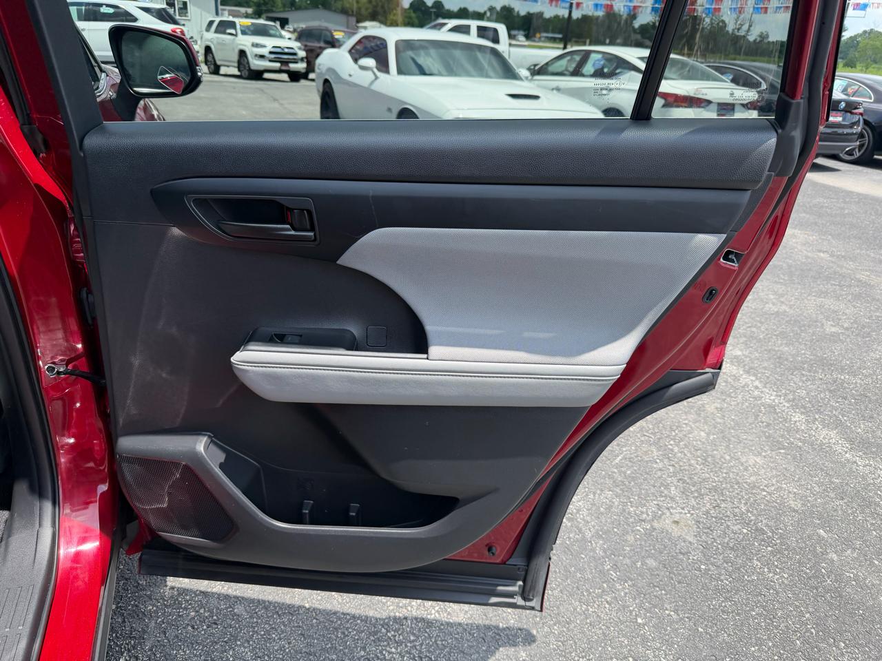 Toyota Highlander Platinum AWD (Natl) 2023