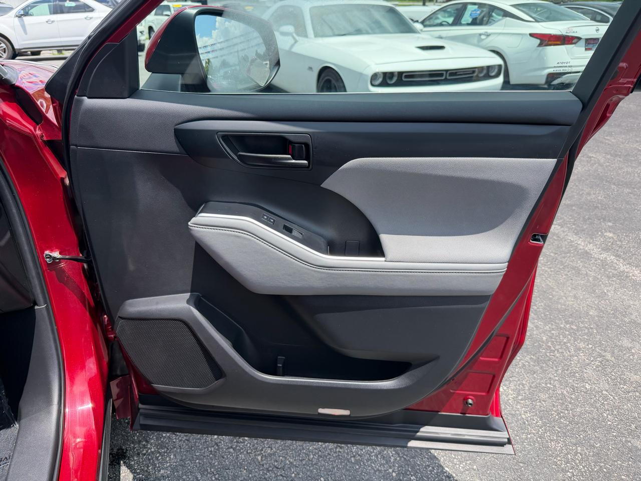 Toyota Highlander Platinum AWD (Natl) 2023