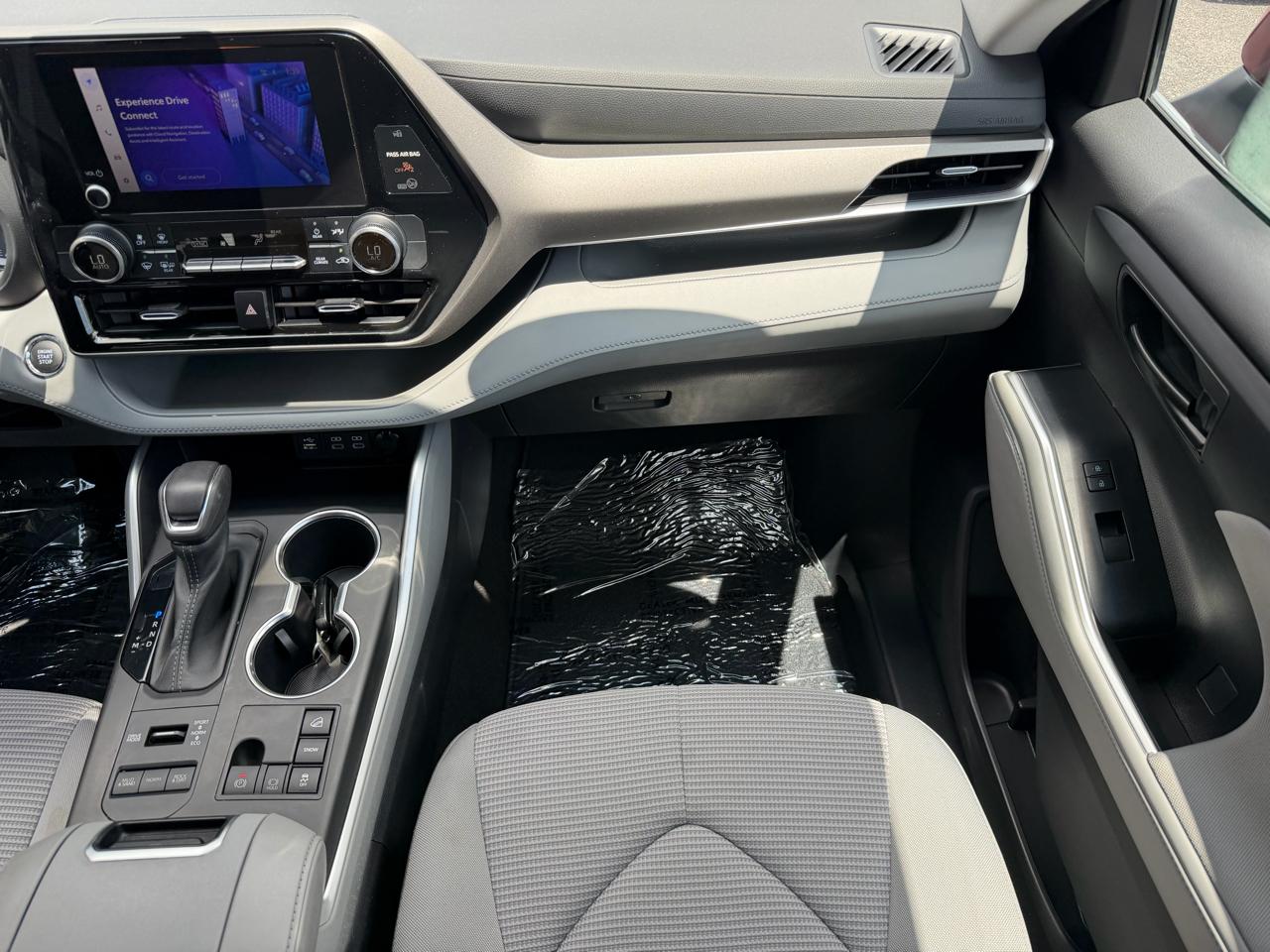 Toyota Highlander Platinum AWD (Natl) 2023