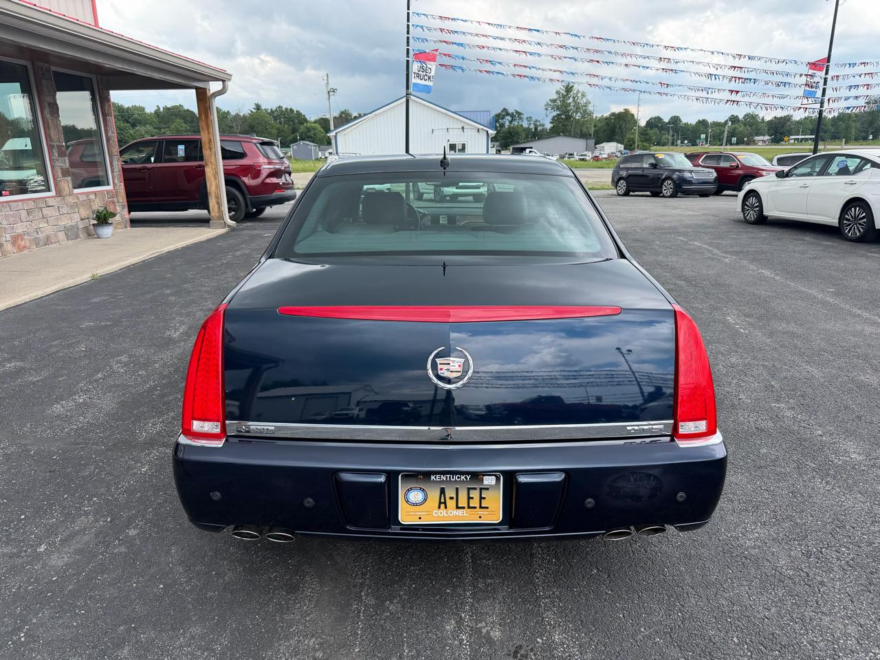 Cadillac DTS 4dr Sdn V8 2007