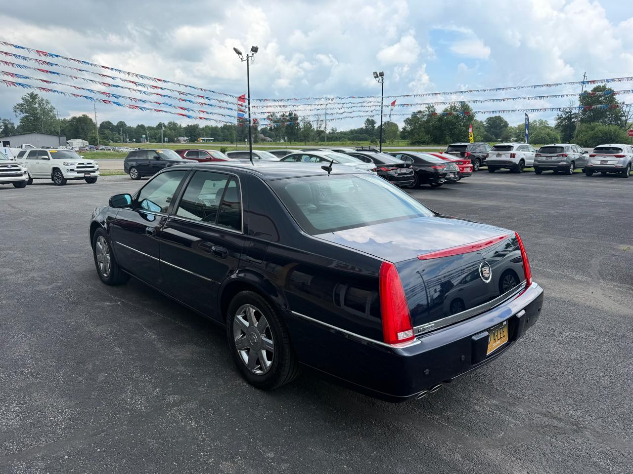 Cadillac DTS 4dr Sdn V8 2007