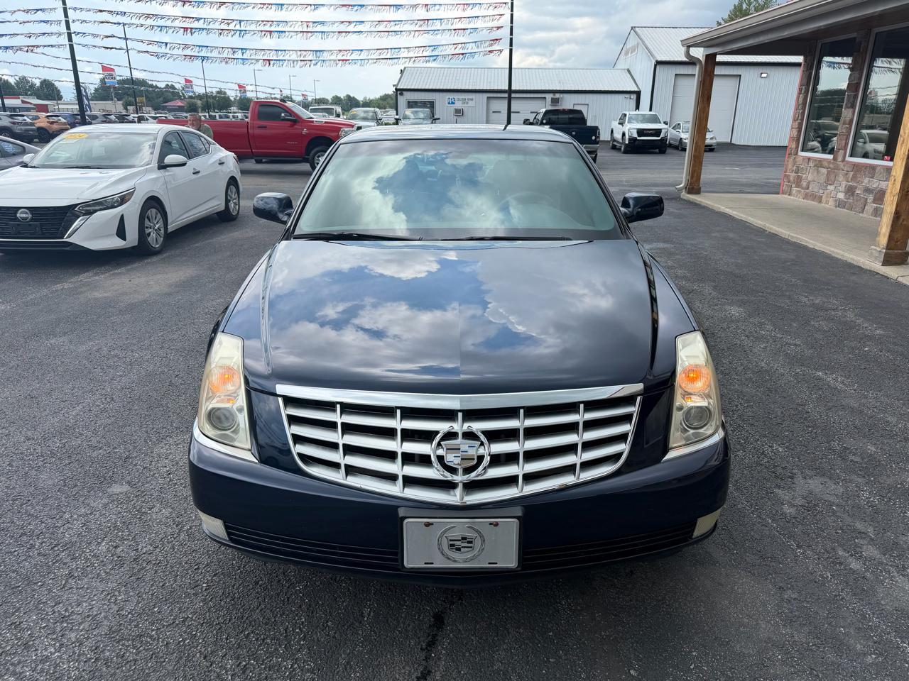 Cadillac DTS 4dr Sdn V8 2007