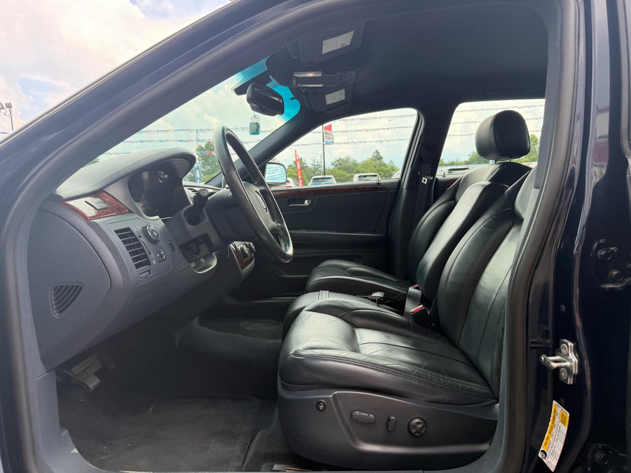 Cadillac DTS 4dr Sdn V8 2007