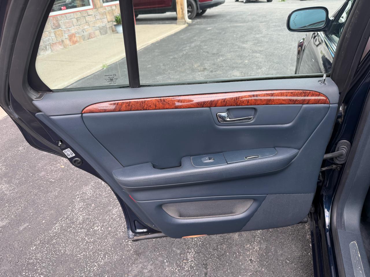 Cadillac DTS 4dr Sdn V8 2007