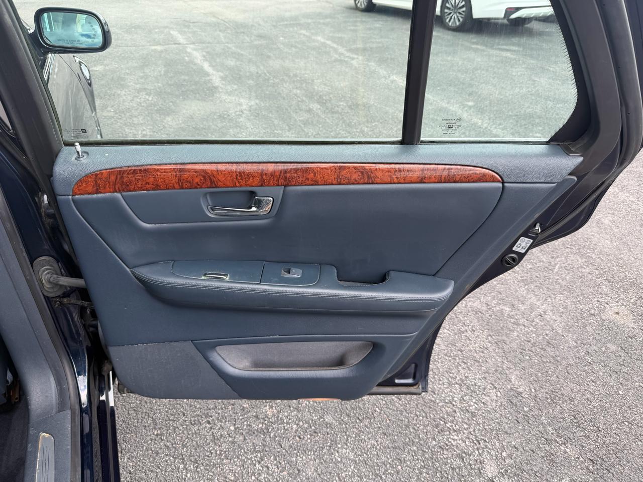 Cadillac DTS 4dr Sdn V8 2007