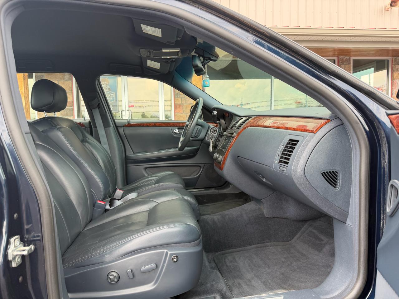Cadillac DTS 4dr Sdn V8 2007