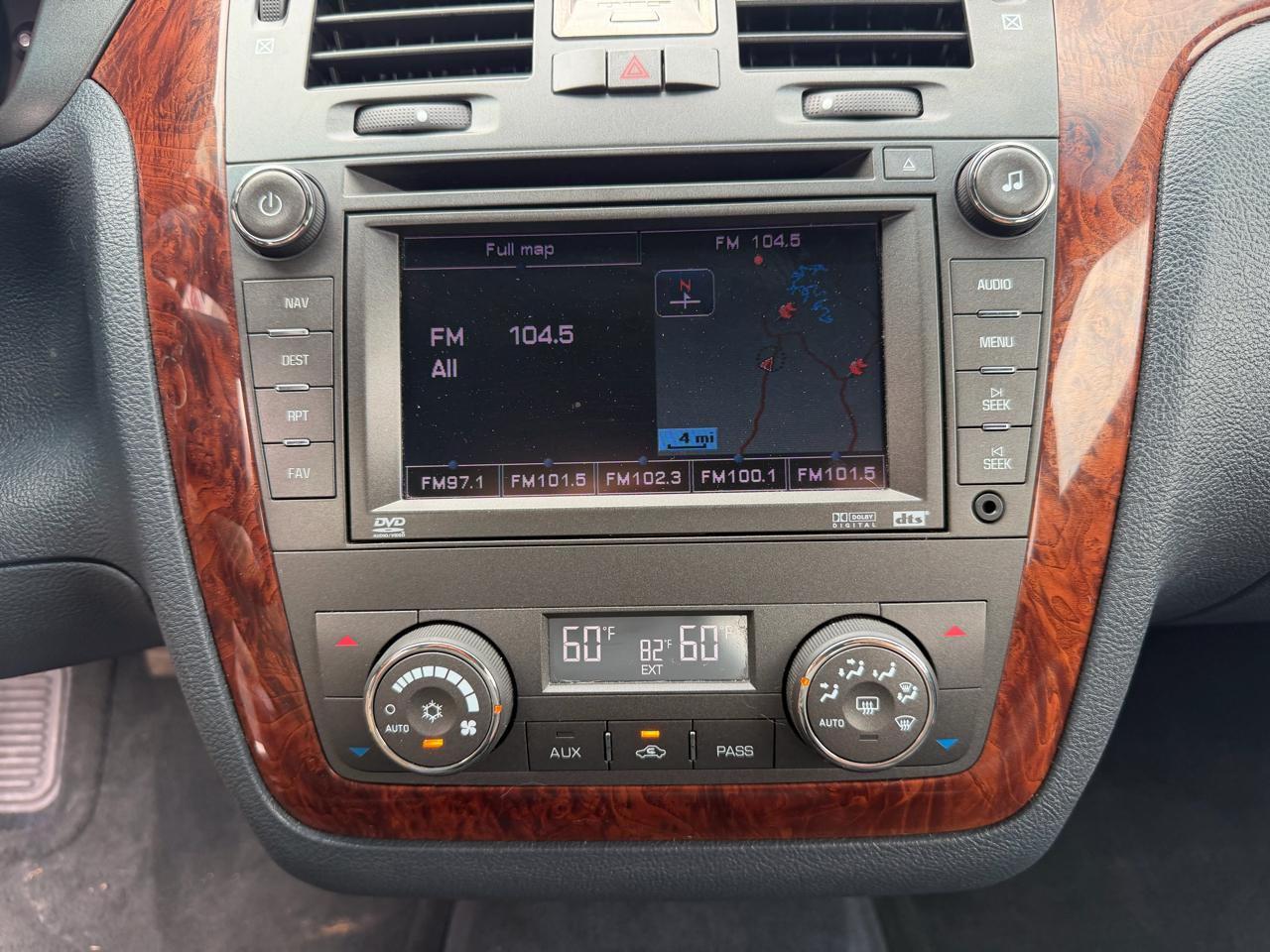 Cadillac DTS 4dr Sdn V8 2007