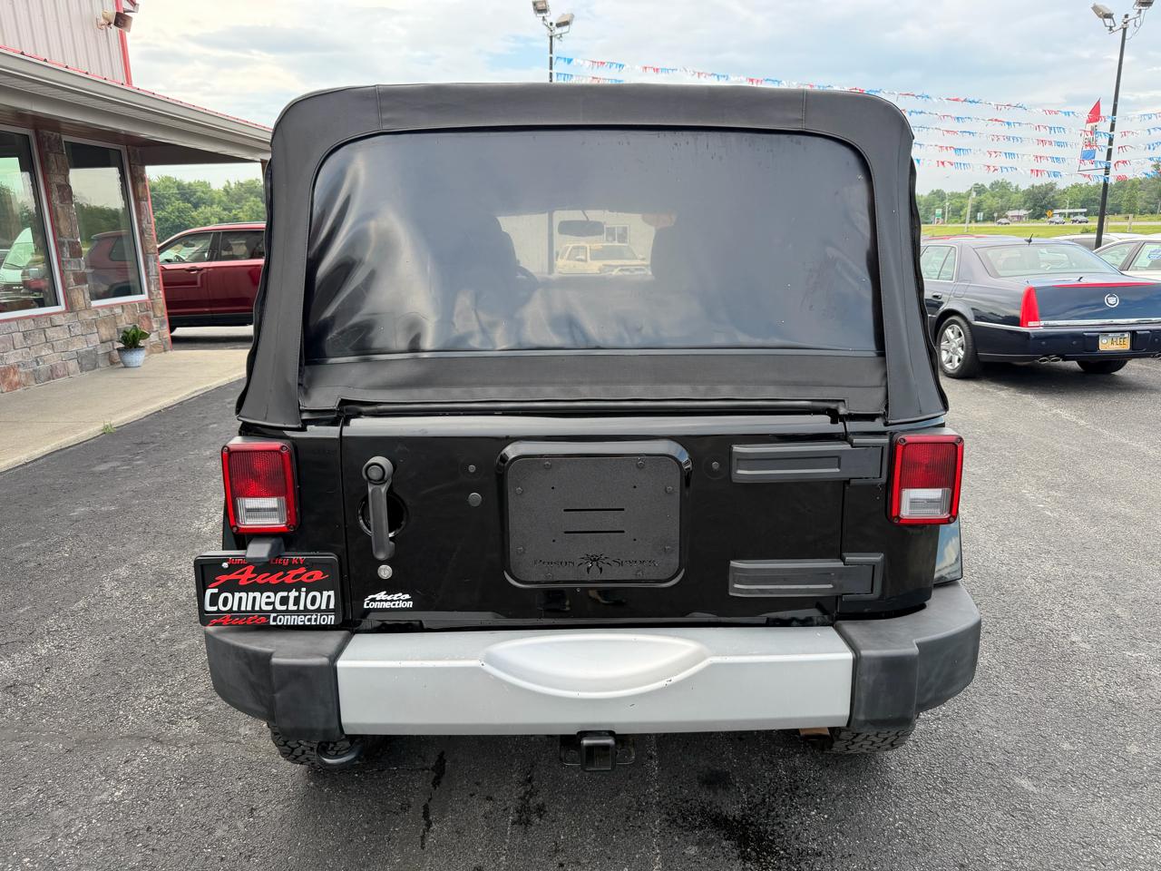 Jeep Wrangler Unlimited 4WD 4dr Sahara 2015