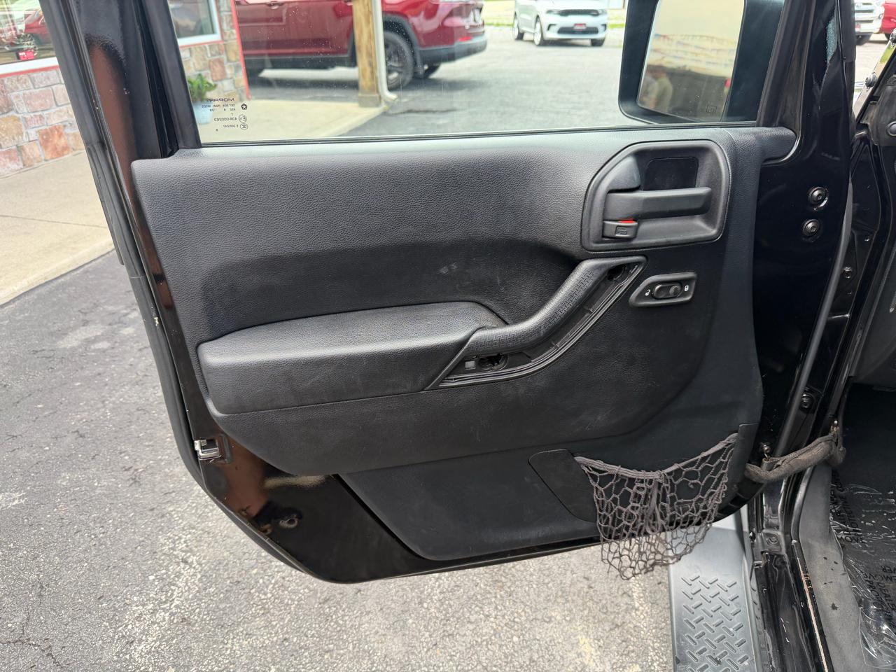 Jeep Wrangler Unlimited 4WD 4dr Sahara 2015