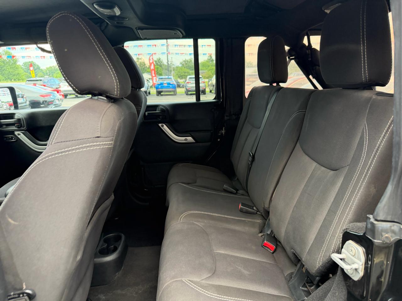 Jeep Wrangler Unlimited 4WD 4dr Sahara 2015