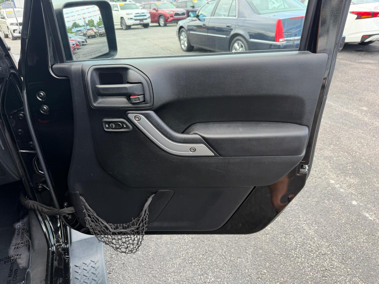 Jeep Wrangler Unlimited 4WD 4dr Sahara 2015