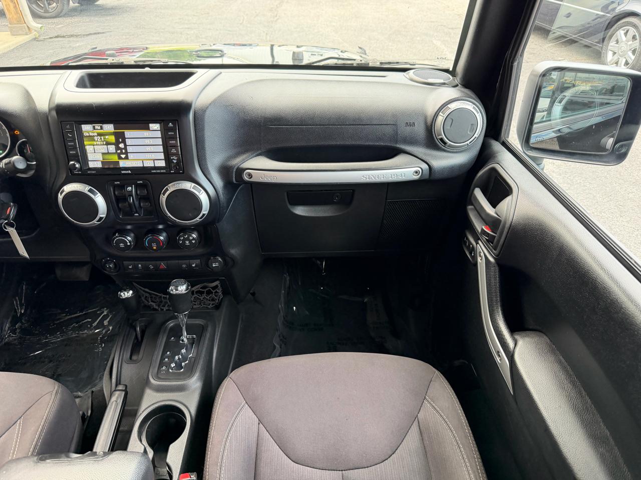 Jeep Wrangler Unlimited 4WD 4dr Sahara 2015