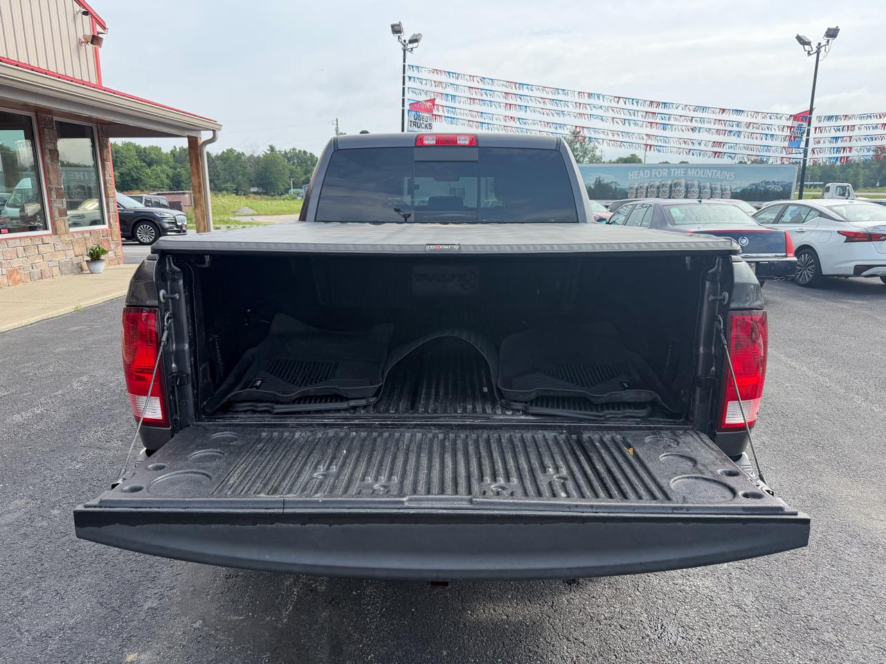 RAM 1500 Classic SLT 4x4 Crew Cab 6'4" Box 2019