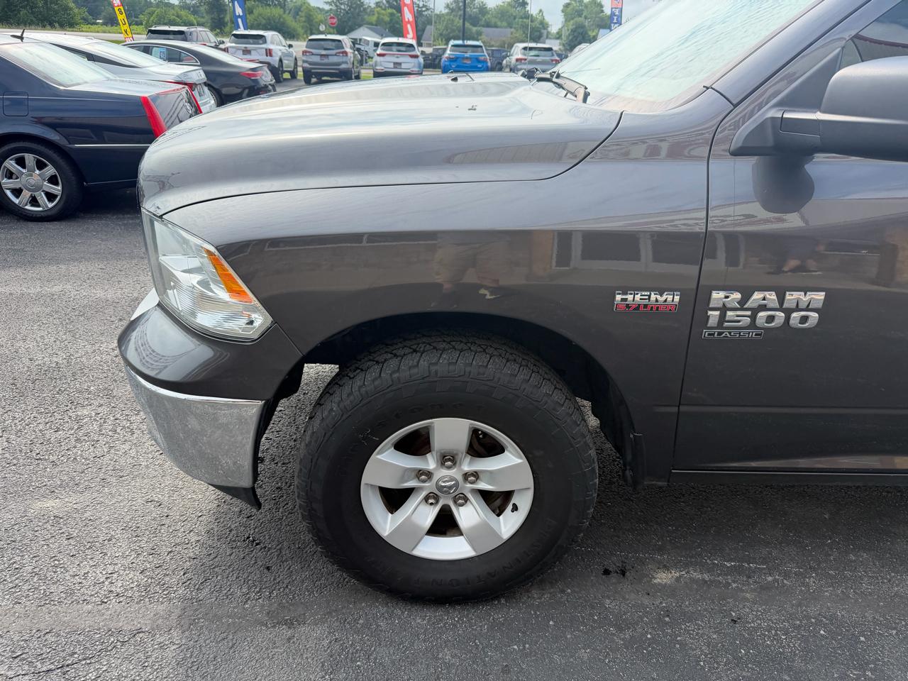 RAM 1500 Classic SLT 4x4 Crew Cab 6'4" Box 2019