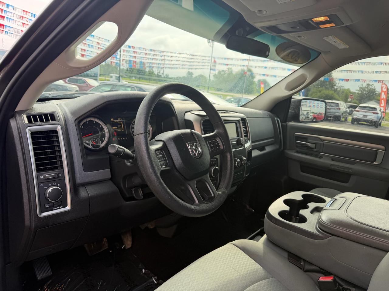 RAM 1500 Classic SLT 4x4 Crew Cab 6'4" Box 2019