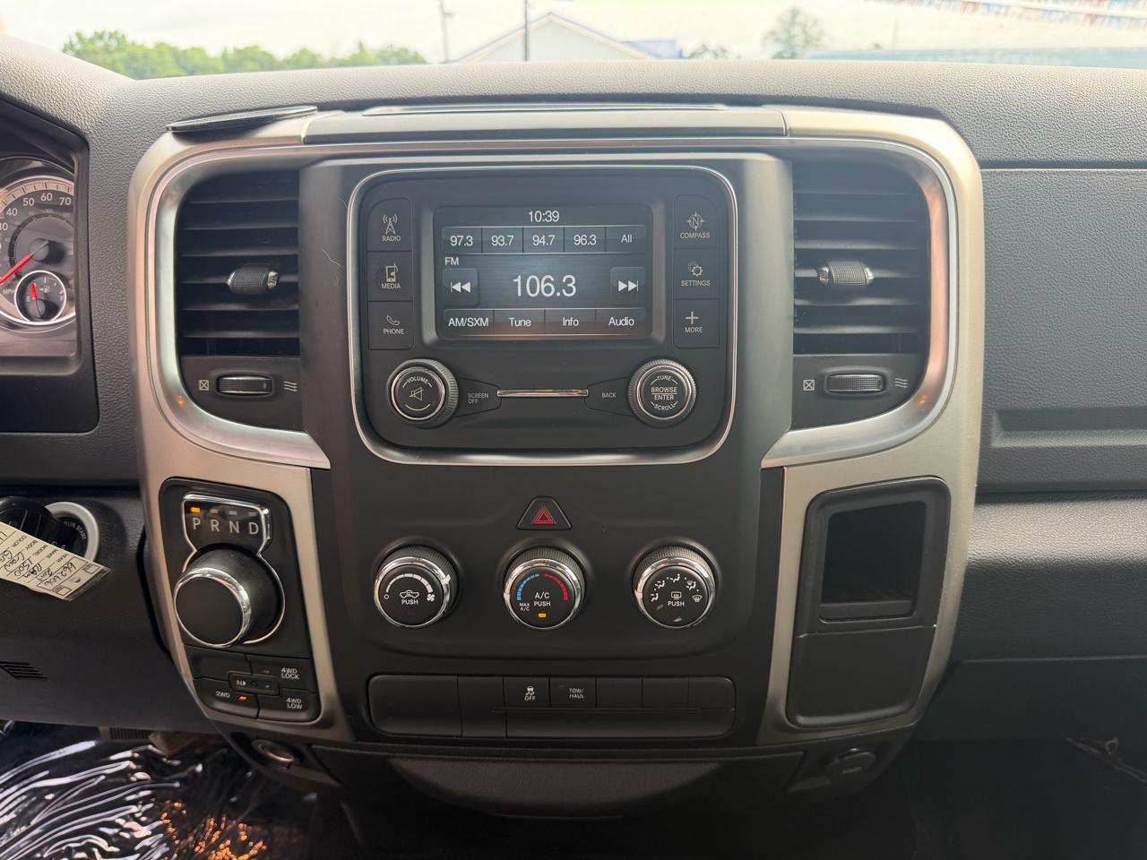 RAM 1500 Classic SLT 4x4 Crew Cab 6'4" Box 2019