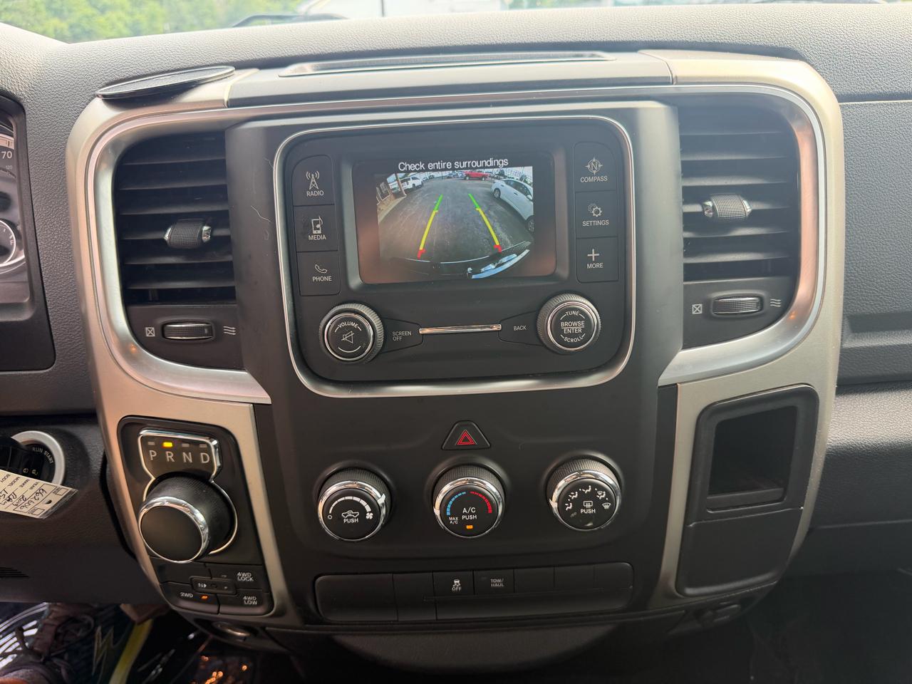 RAM 1500 Classic SLT 4x4 Crew Cab 6'4" Box 2019