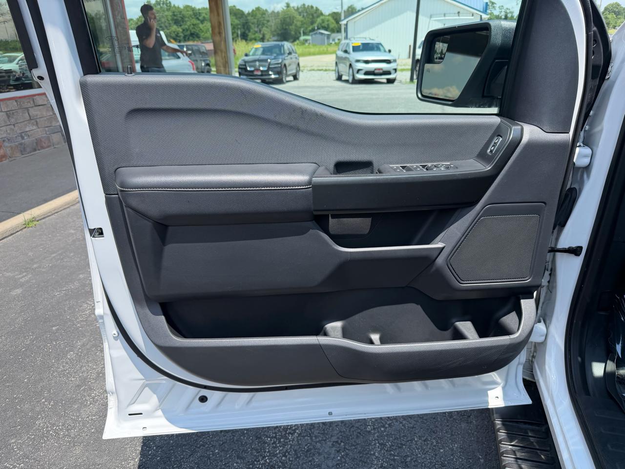 Ford F-150 4WD SuperCrew 145" STX 2023
