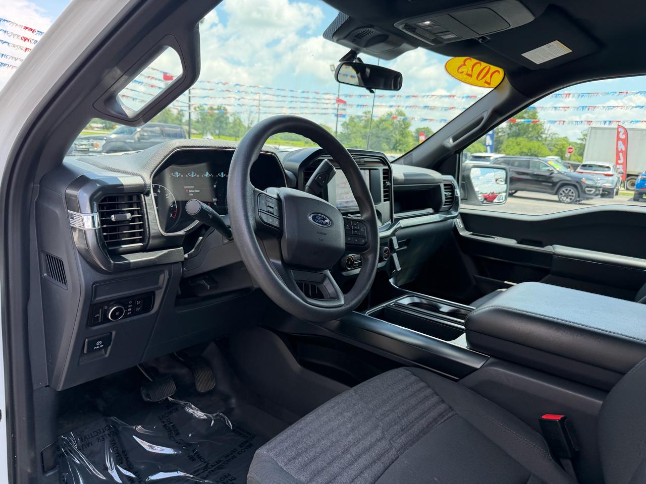 Ford F-150 4WD SuperCrew 145" STX 2023