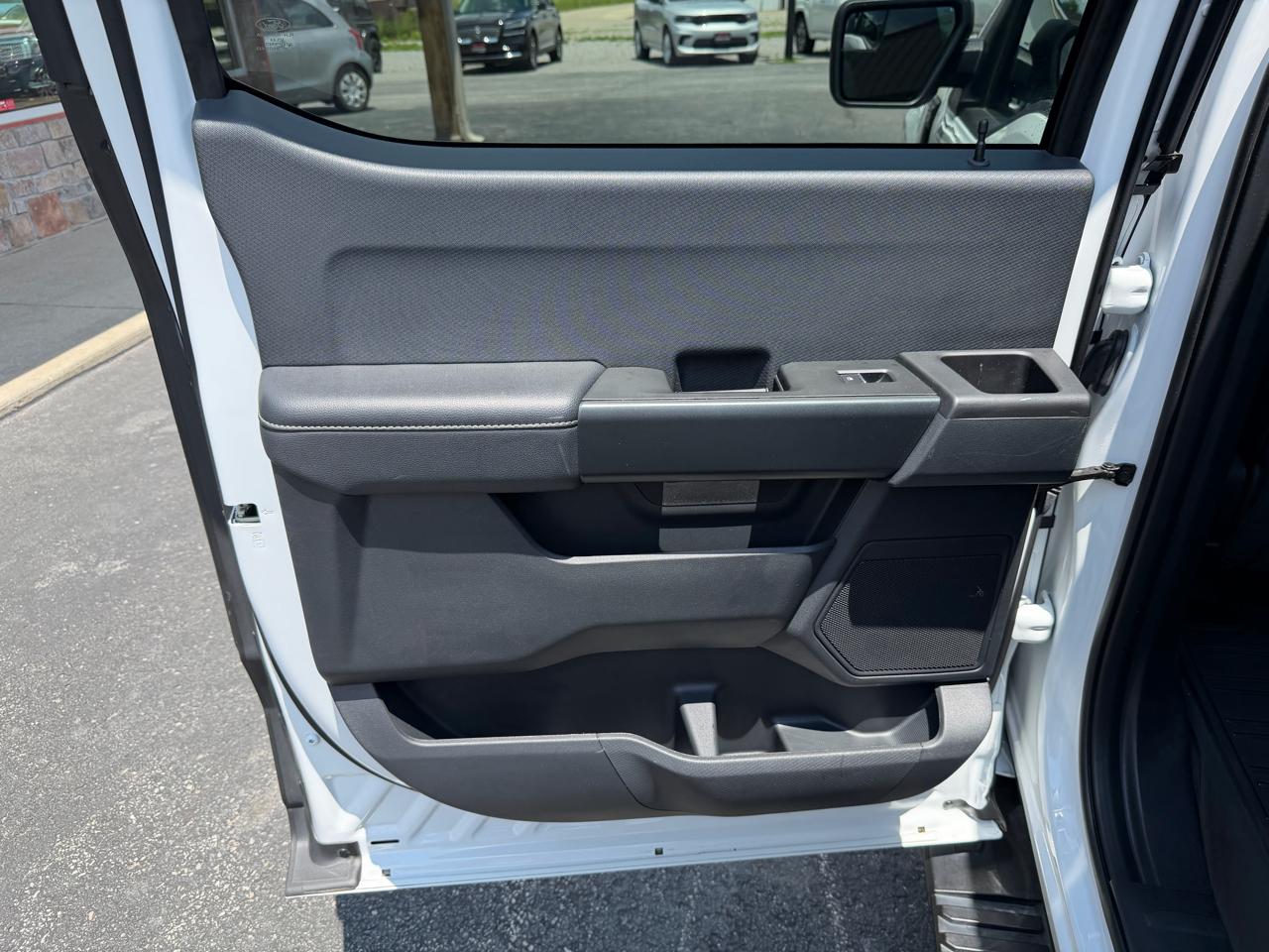 Ford F-150 4WD SuperCrew 145" STX 2023