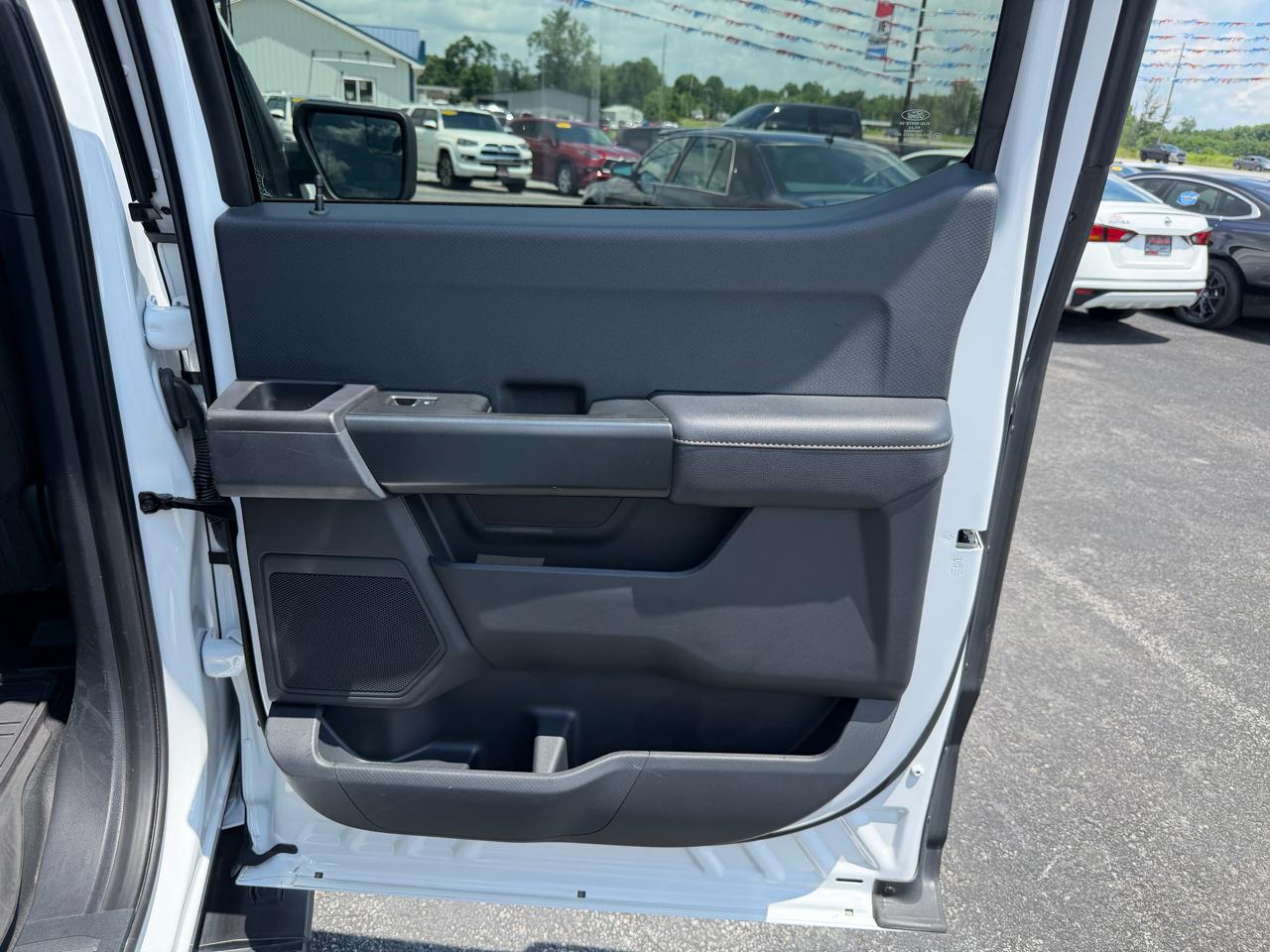Ford F-150 4WD SuperCrew 145" STX 2023