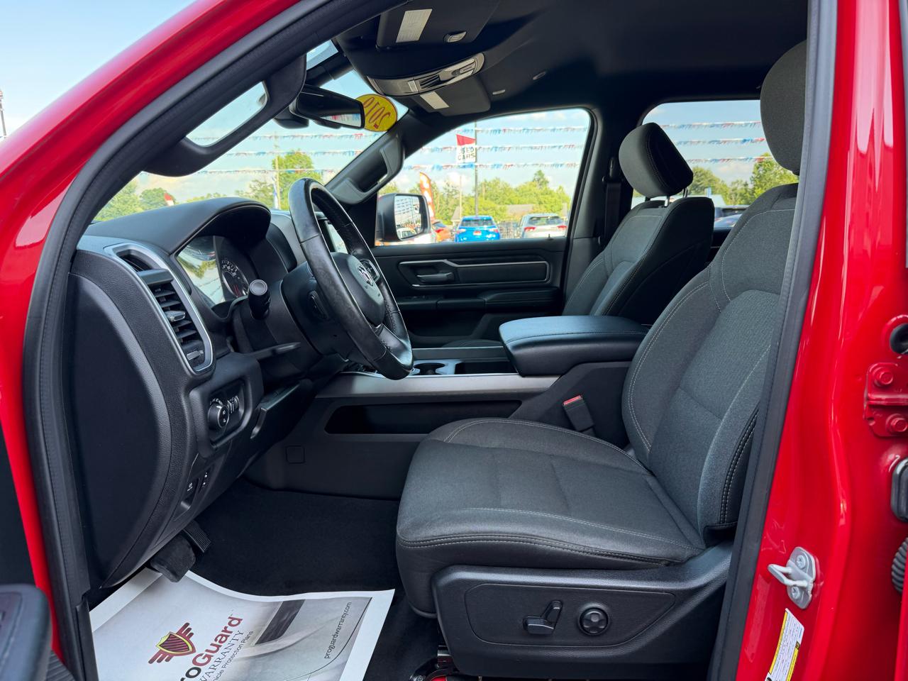 RAM 1500 Big Horn/Lone Star 4x4 Crew Cab 6'4" Box 2019