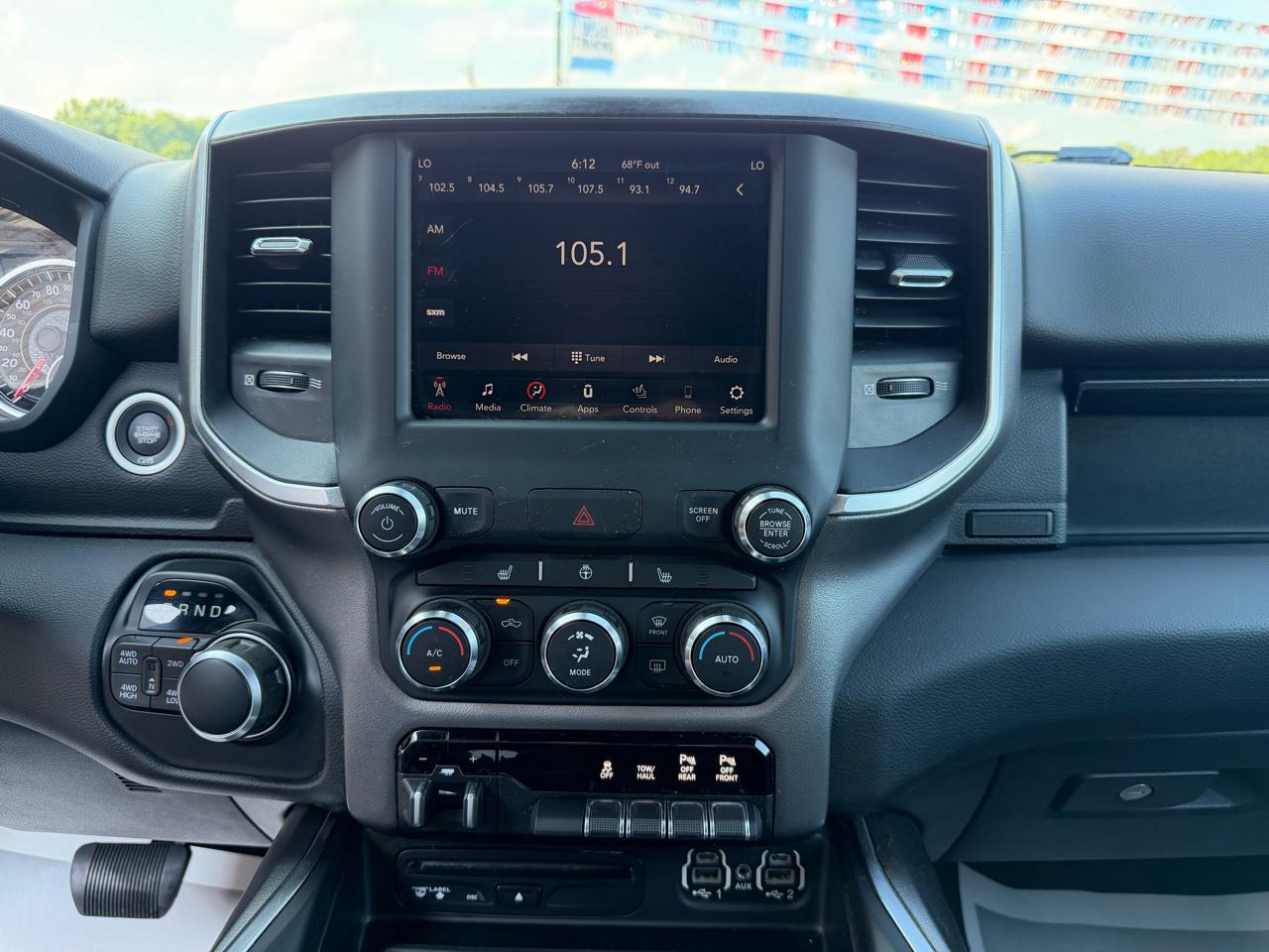 RAM 1500 Big Horn/Lone Star 4x4 Crew Cab 6'4" Box 2019