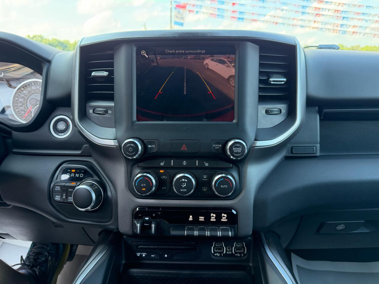 RAM 1500 Big Horn/Lone Star 4x4 Crew Cab 6'4" Box 2019