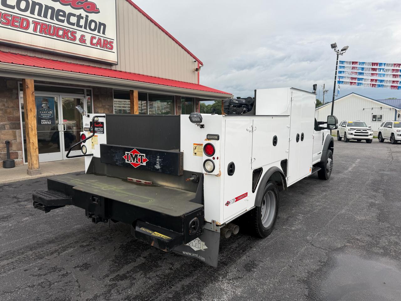 Ford Super Duty F-550 DRW 4WD Reg Cab 141" WB 60" CA XL 2019