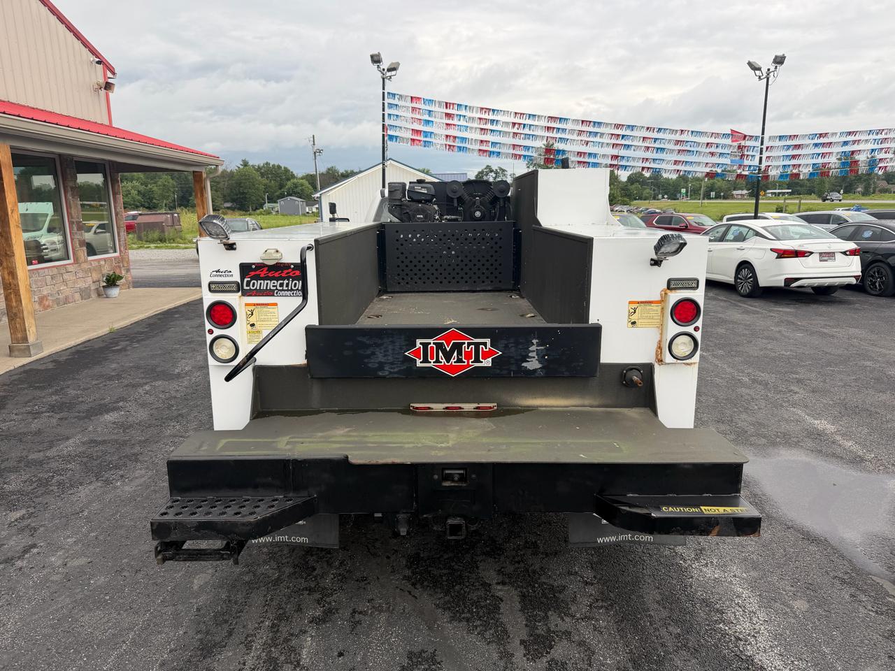 Ford Super Duty F-550 DRW 4WD Reg Cab 141" WB 60" CA XL 2019