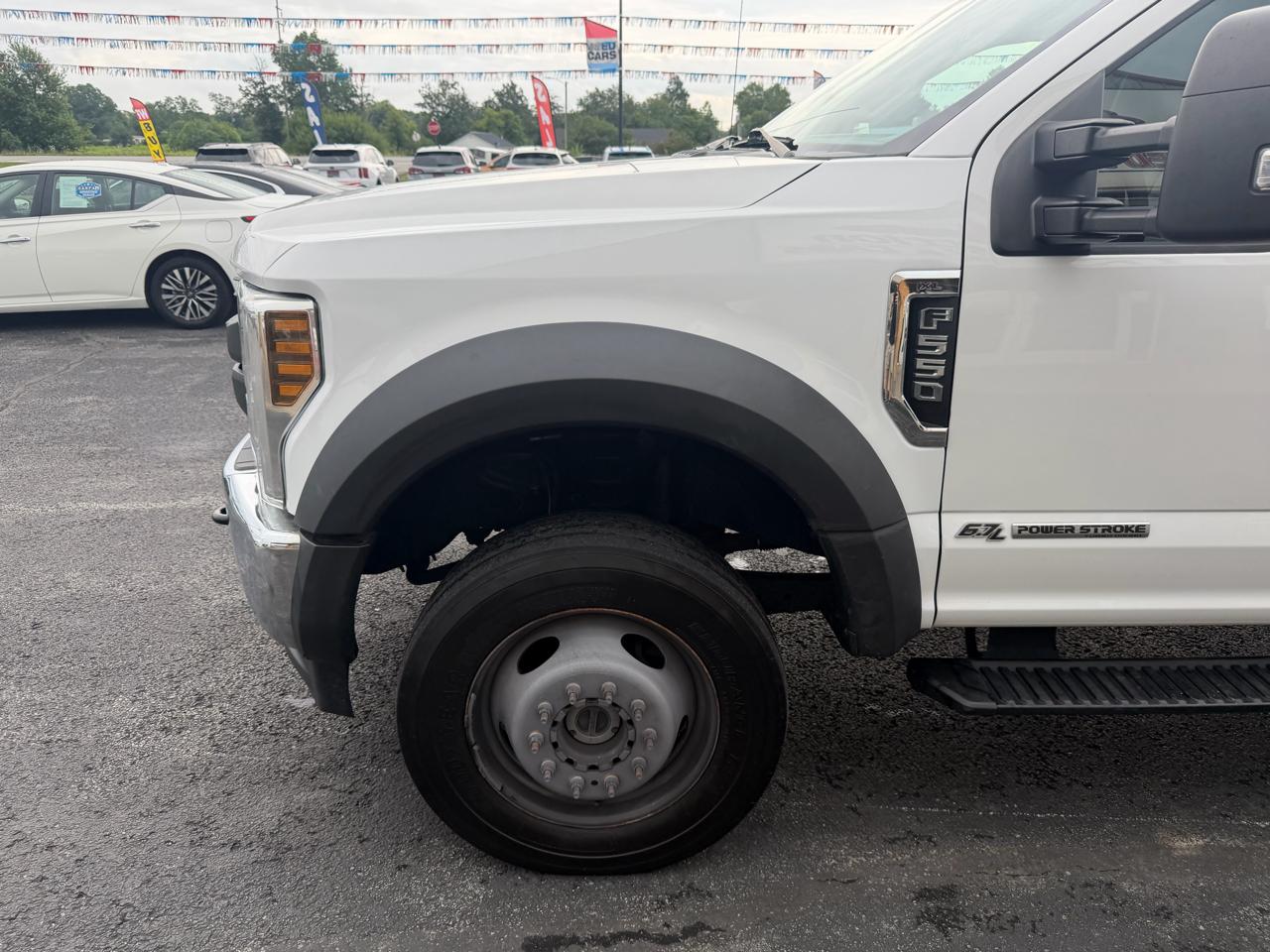 Ford Super Duty F-550 DRW 4WD Reg Cab 141" WB 60" CA XL 2019