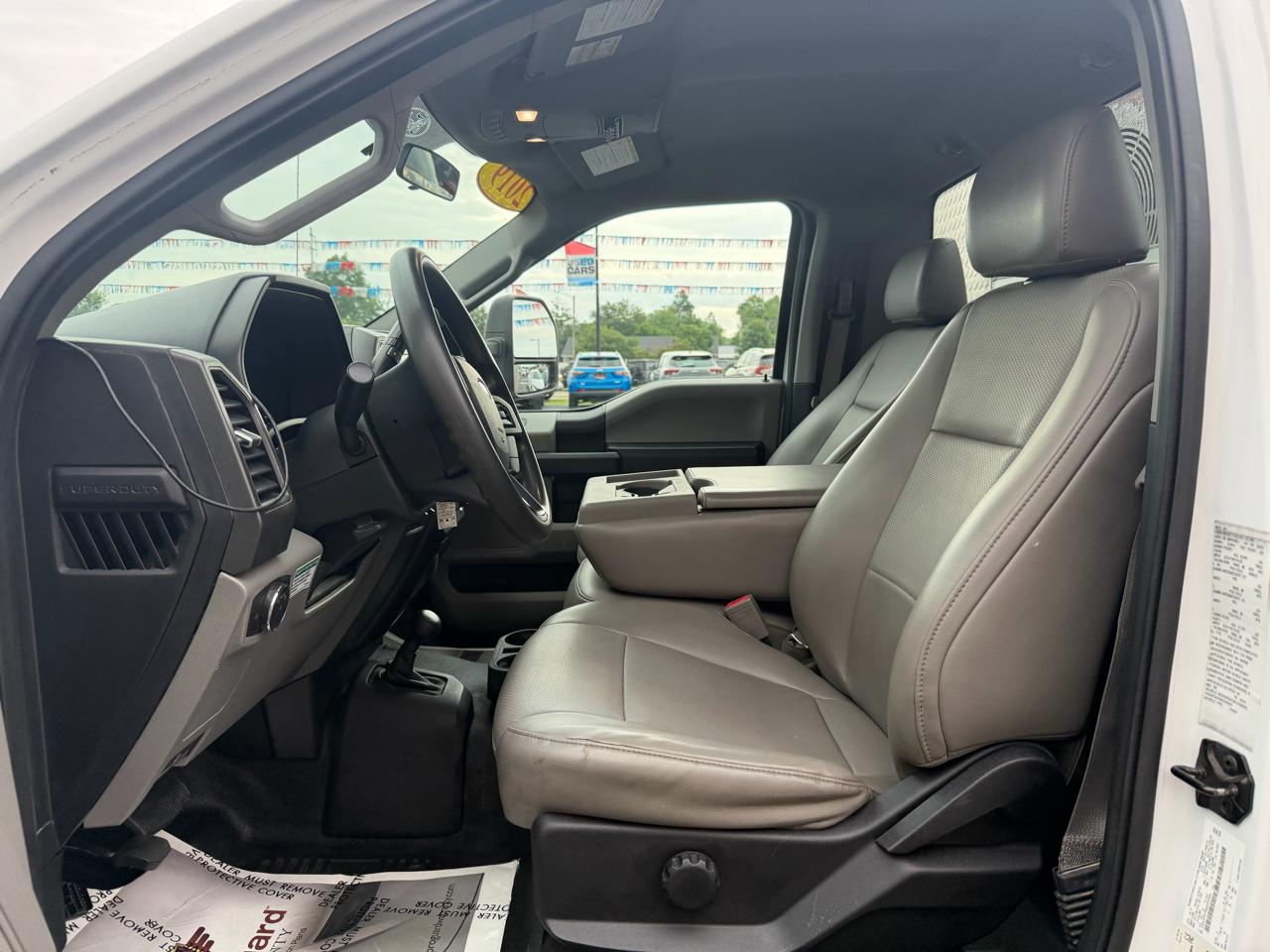 Ford Super Duty F-550 DRW 4WD Reg Cab 141" WB 60" CA XL 2019