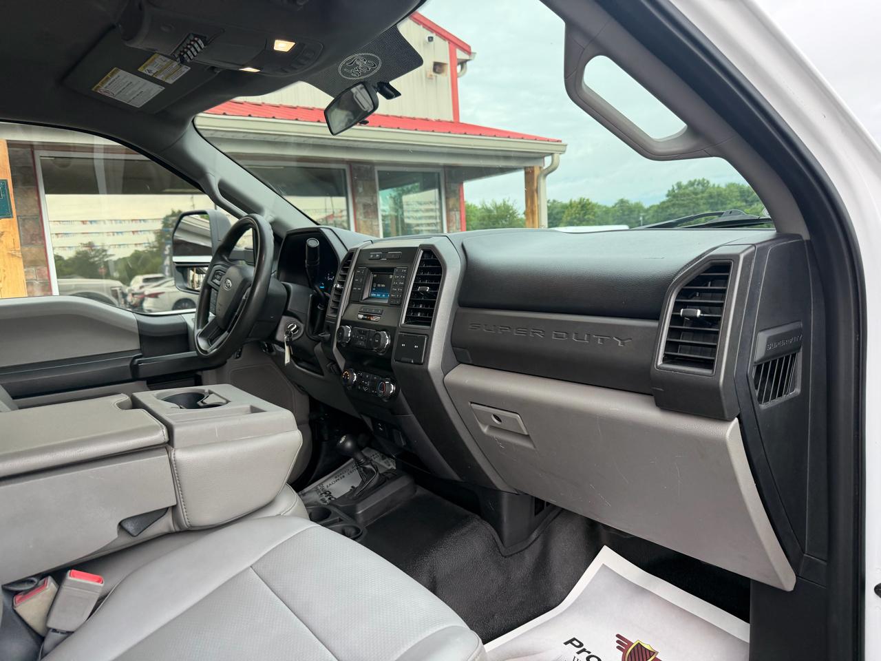 Ford Super Duty F-550 DRW 4WD Reg Cab 141" WB 60" CA XL 2019